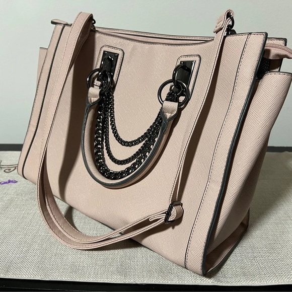 Handbags - Elegant Women's Bag with Chain Detail